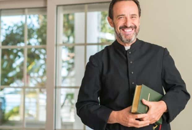 8 Unique Gifts to Give Your Pastor