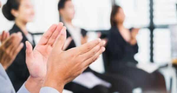 Tips for Planning and Hosting an Employee Award Ceremony