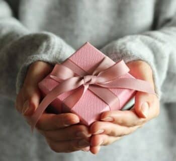 7 Unspoken Rules of Gift-Giving To Follow