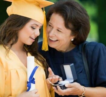 5 Ideas for Finding a Keepsake Gift for Your Graduate