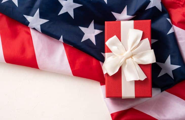 3 Rules To Follow When Giving a Government Employee a Gift